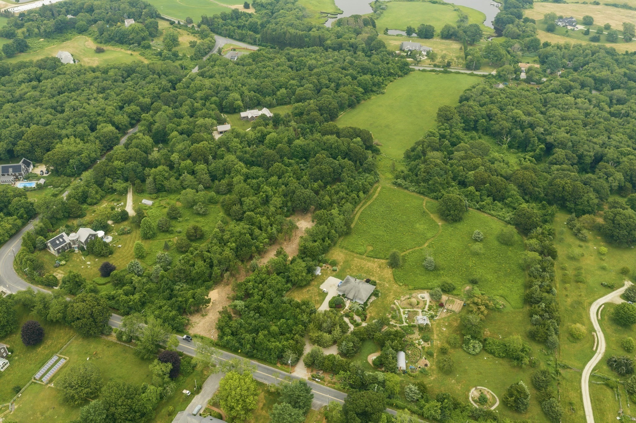 536 Horseneck Road Property Photo 4