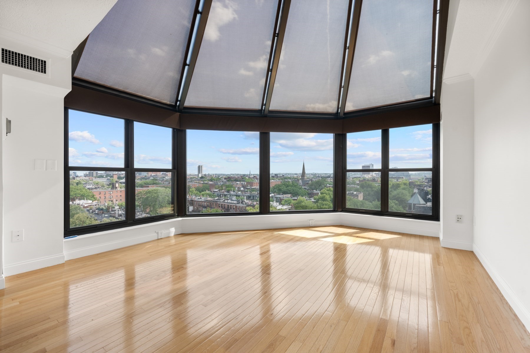 16 Harcourt St # 9g Property Photo 3