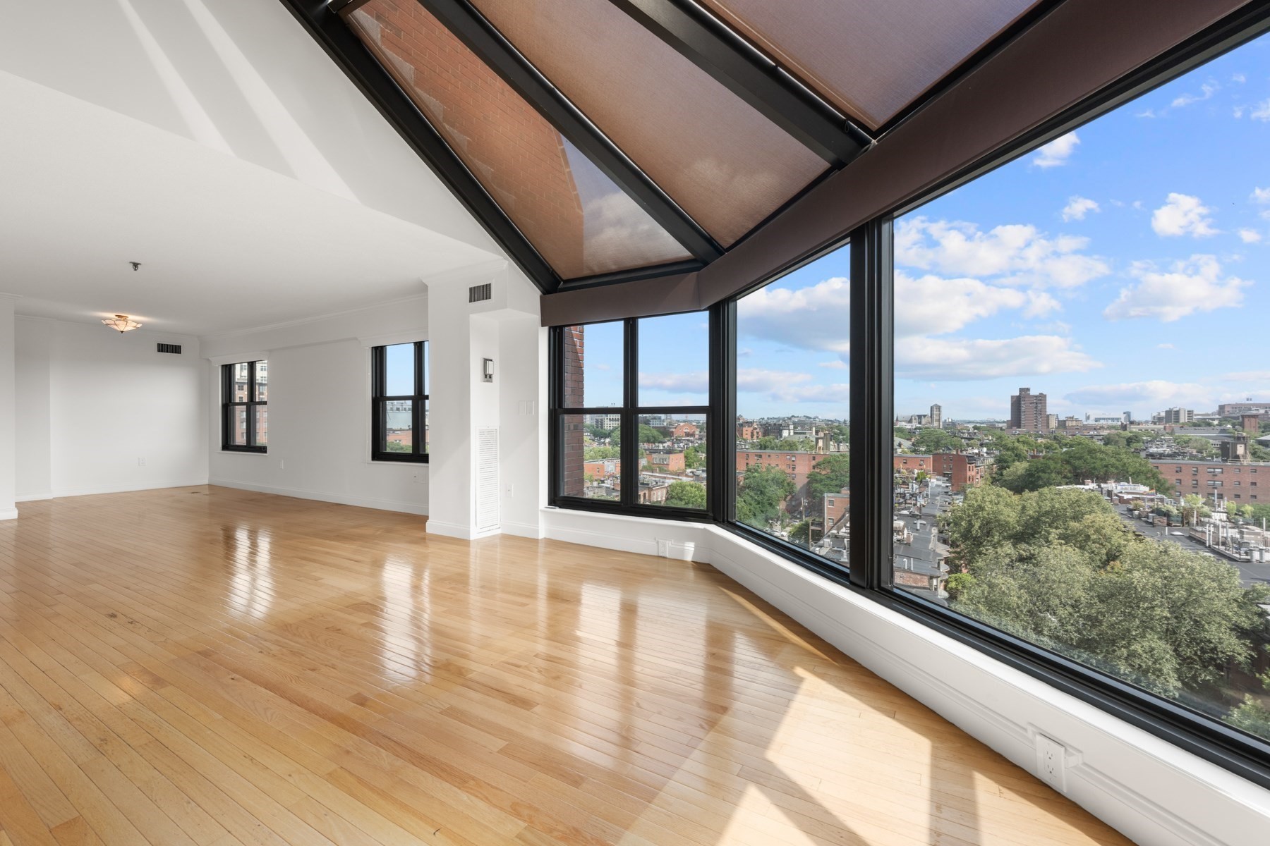 16 Harcourt St # 9g Property Photo 4