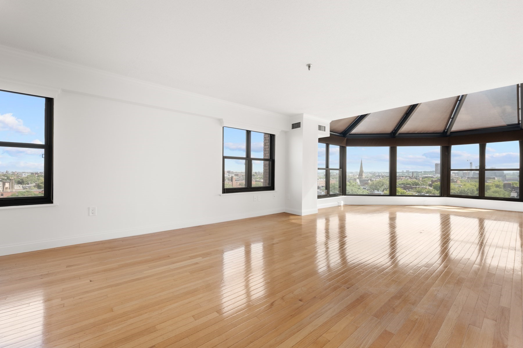 16 Harcourt St # 9g Property Photo 11