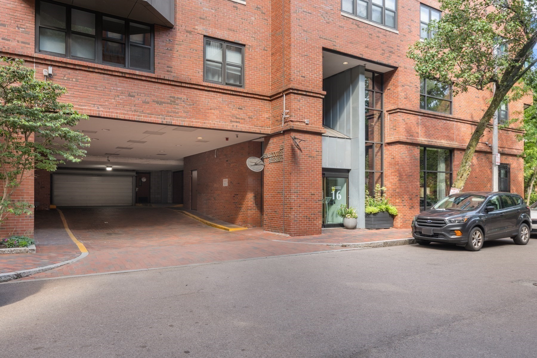 16 Harcourt St # 9g Property Photo 27