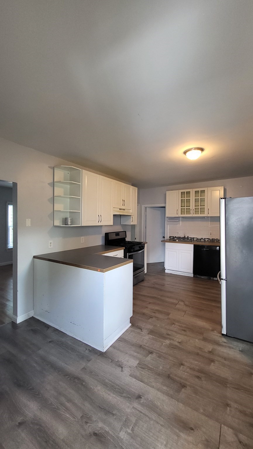 10 Rockdale Avenue # 10 Property Photo 4