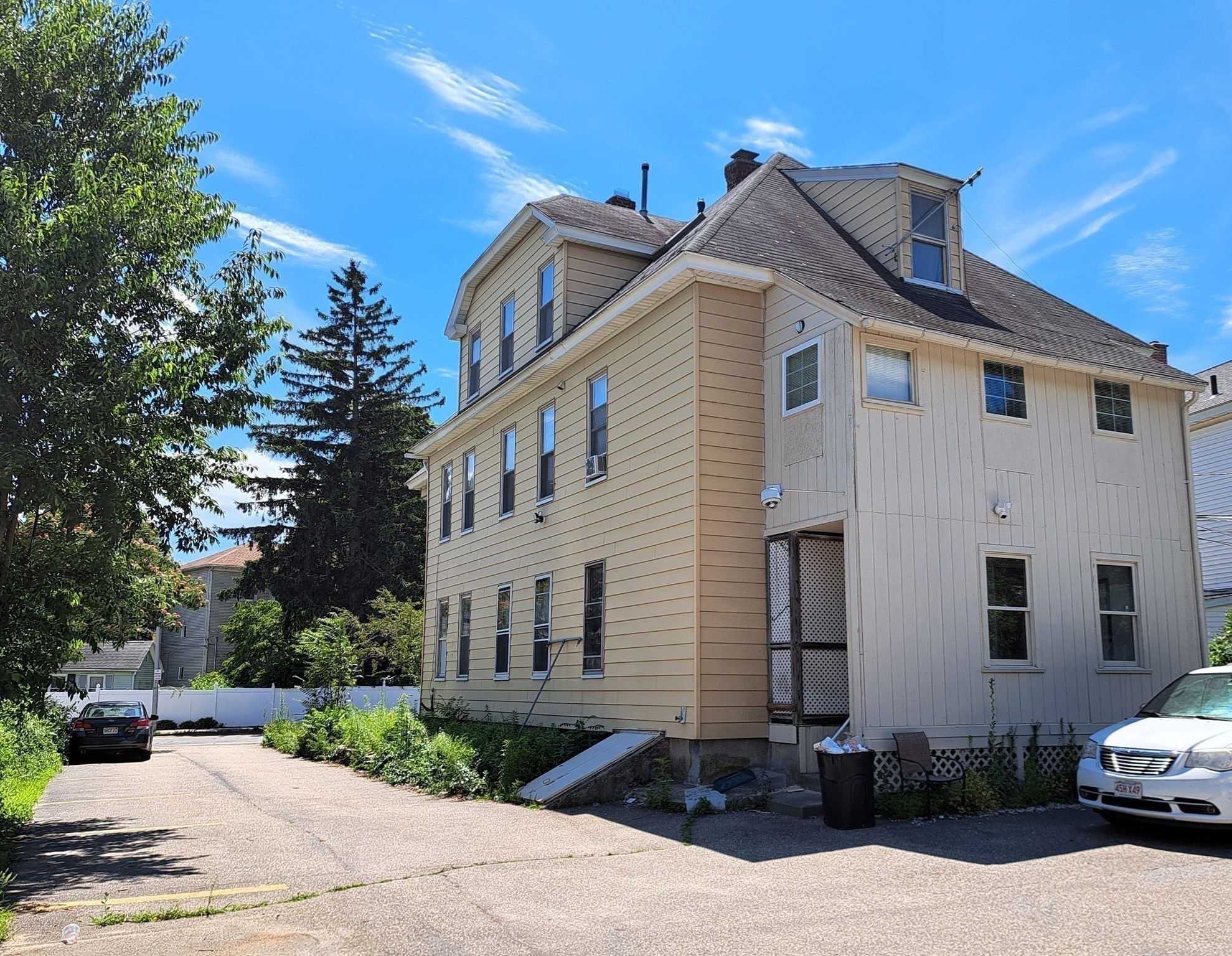 106 Mill St Property Photo 4