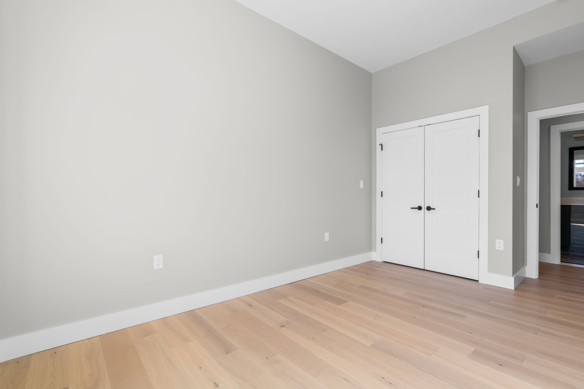 60 Cross St E # 105 Property Photo 15