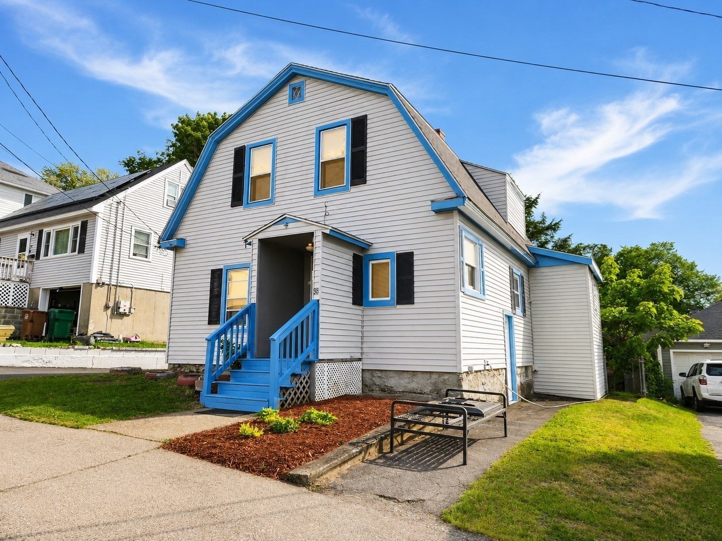 89 Sayles St Property Photo 2