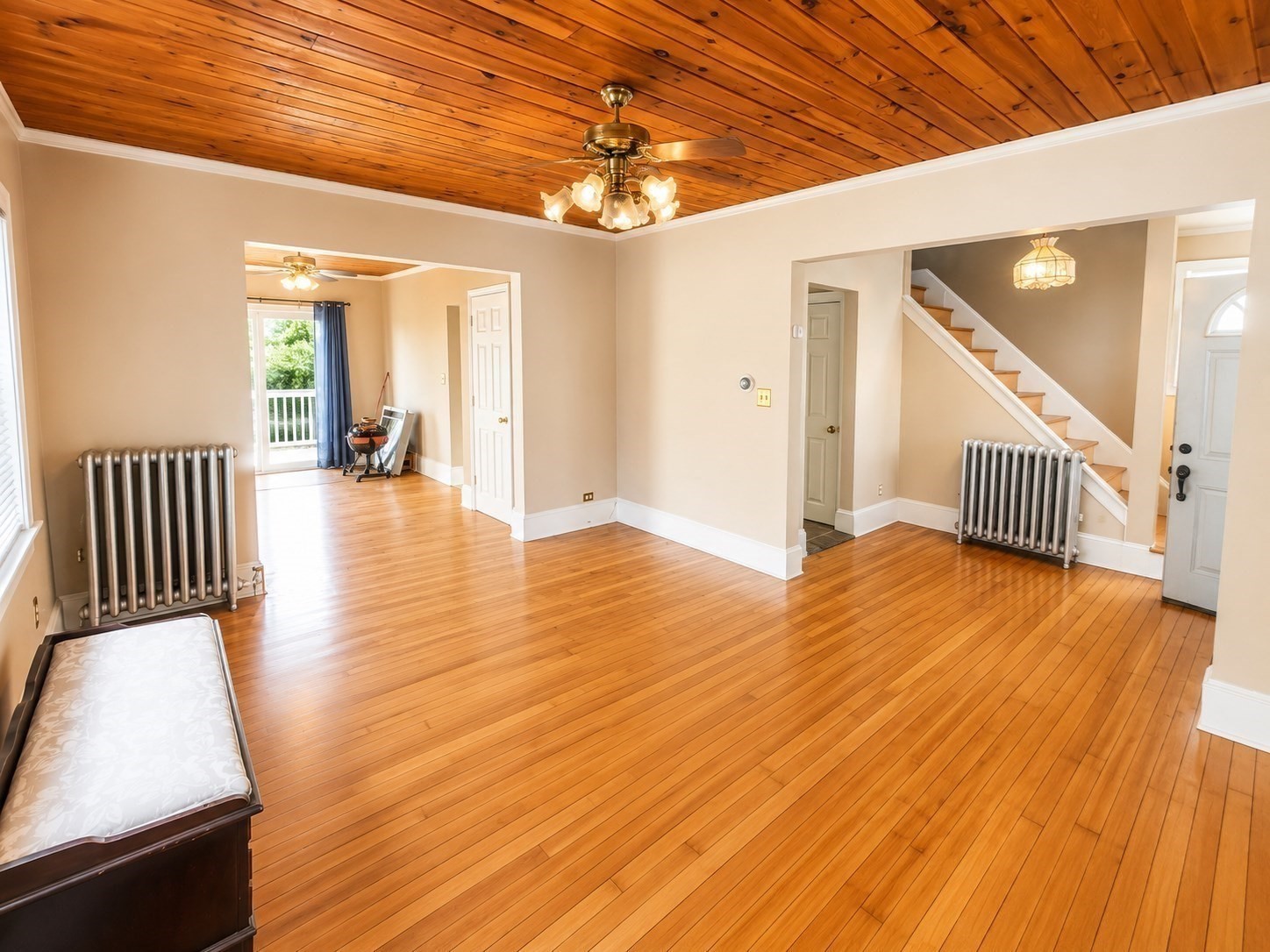 89 Sayles St Property Photo 6