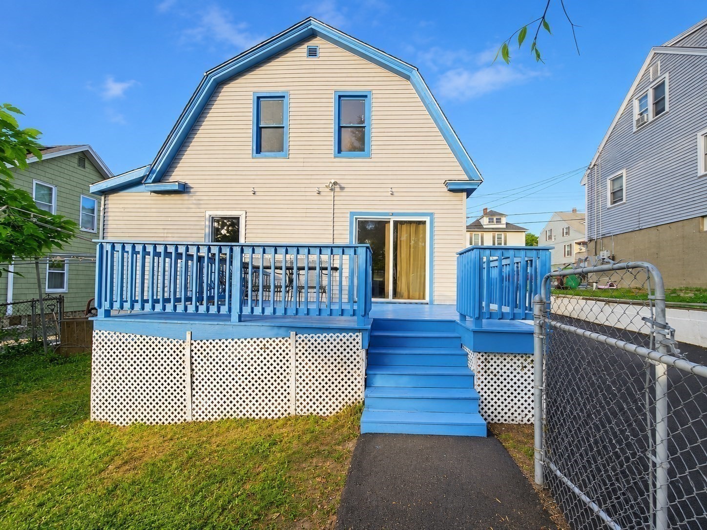 89 Sayles St Property Photo 23