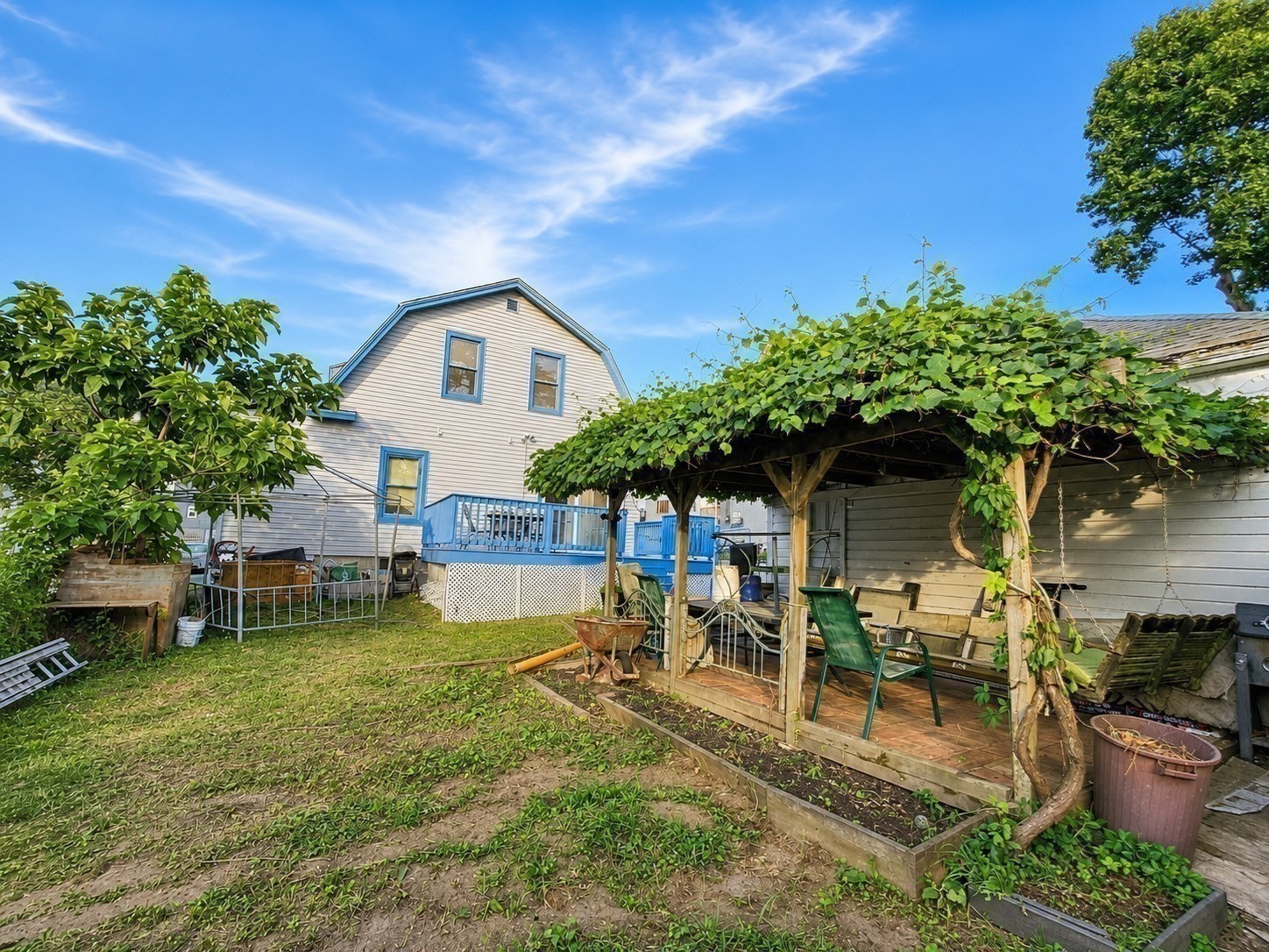 89 Sayles St Property Photo 24