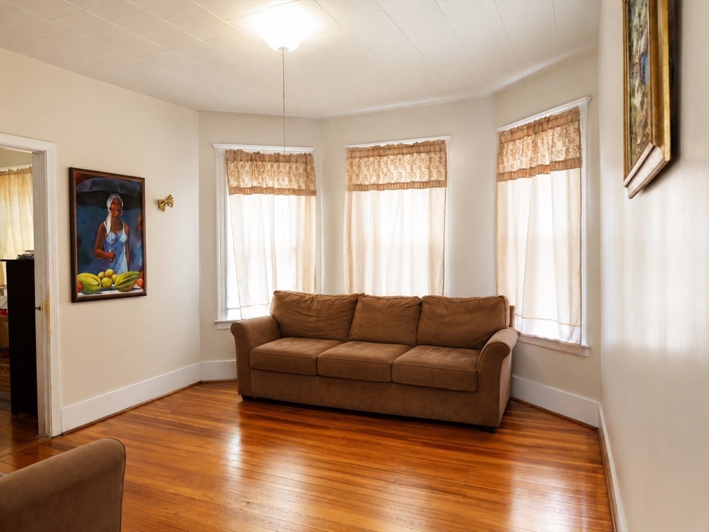 56 Marlborough St Property Photo 3