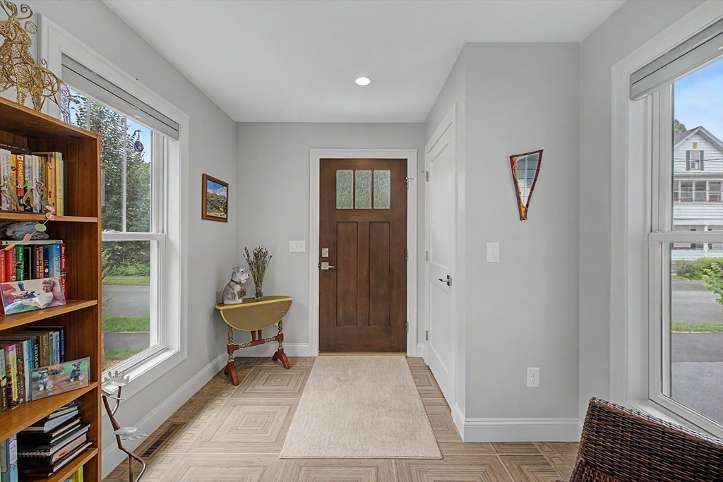 29 Woodbine Ave Property Photo 8