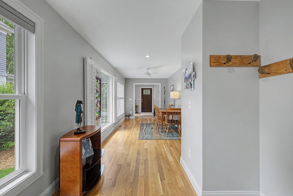29 Woodbine Ave Property Photo 9