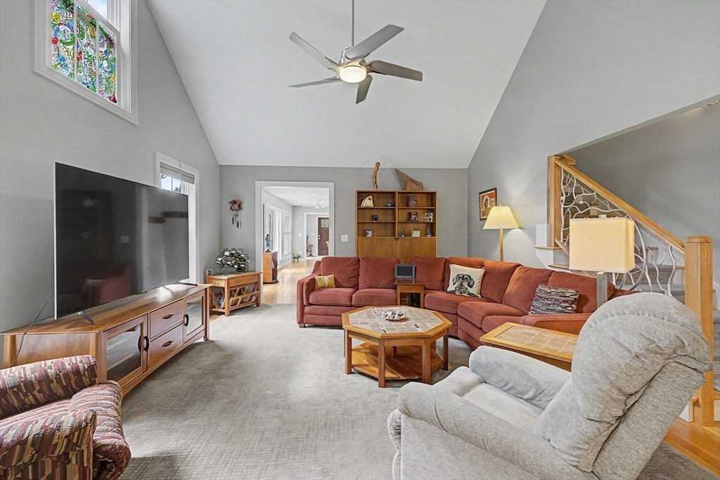 29 Woodbine Ave Property Photo 11