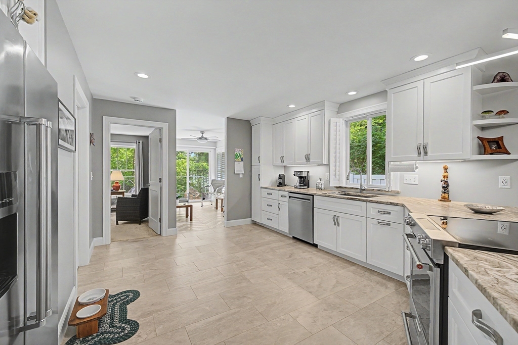 29 Woodbine Ave Property Photo 17