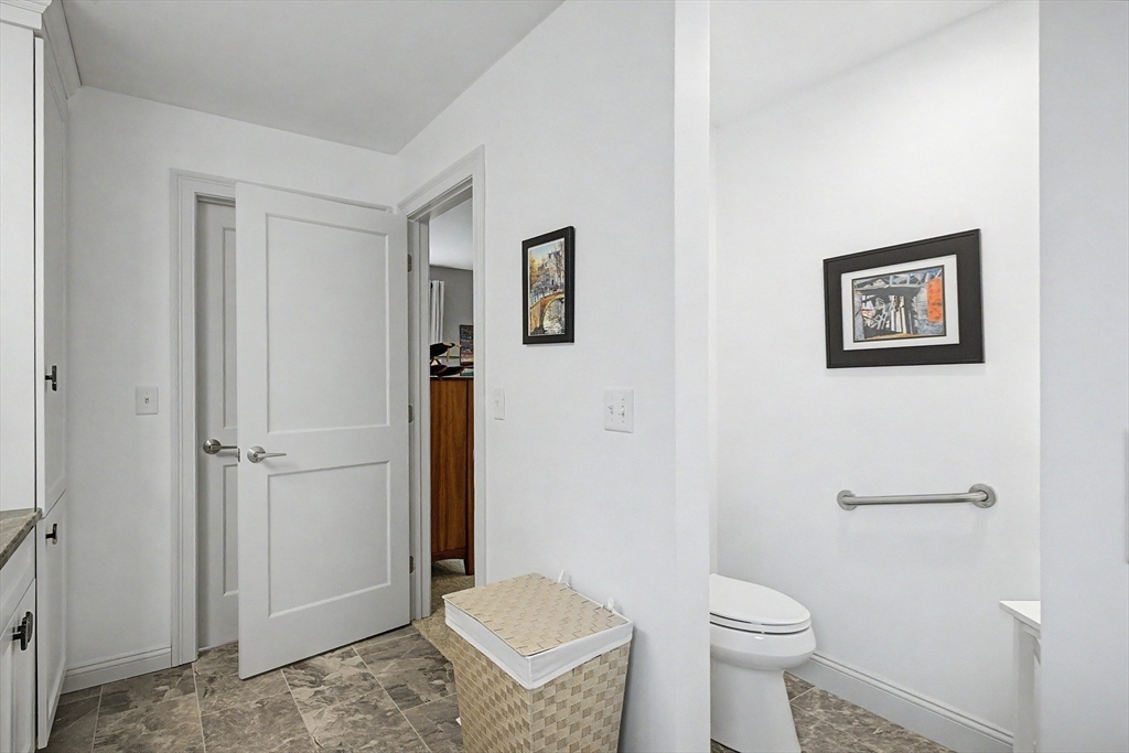 29 Woodbine Ave Property Photo 26
