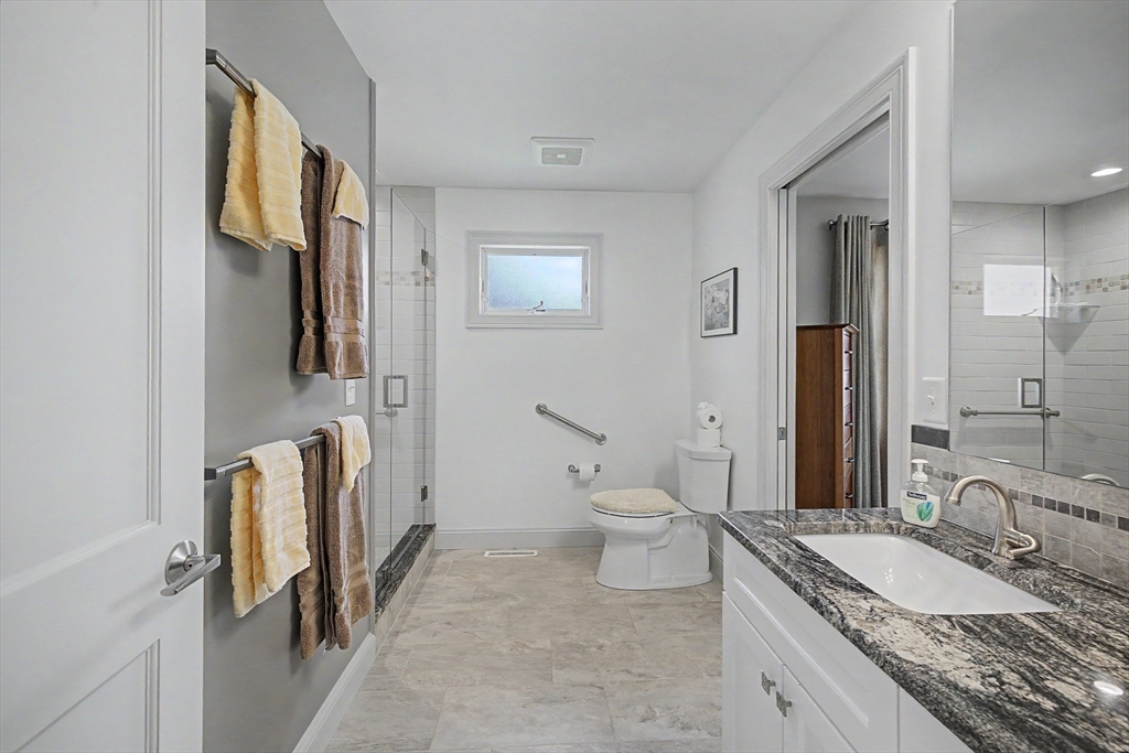 29 Woodbine Ave Property Photo 29