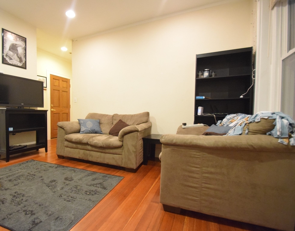 191 Winthrop Rd # 4 Property Photo 5