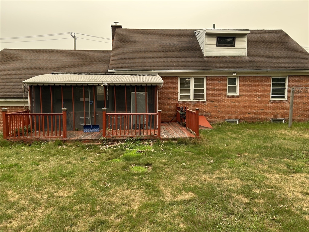 282 Island Pond Road Property Photo 8