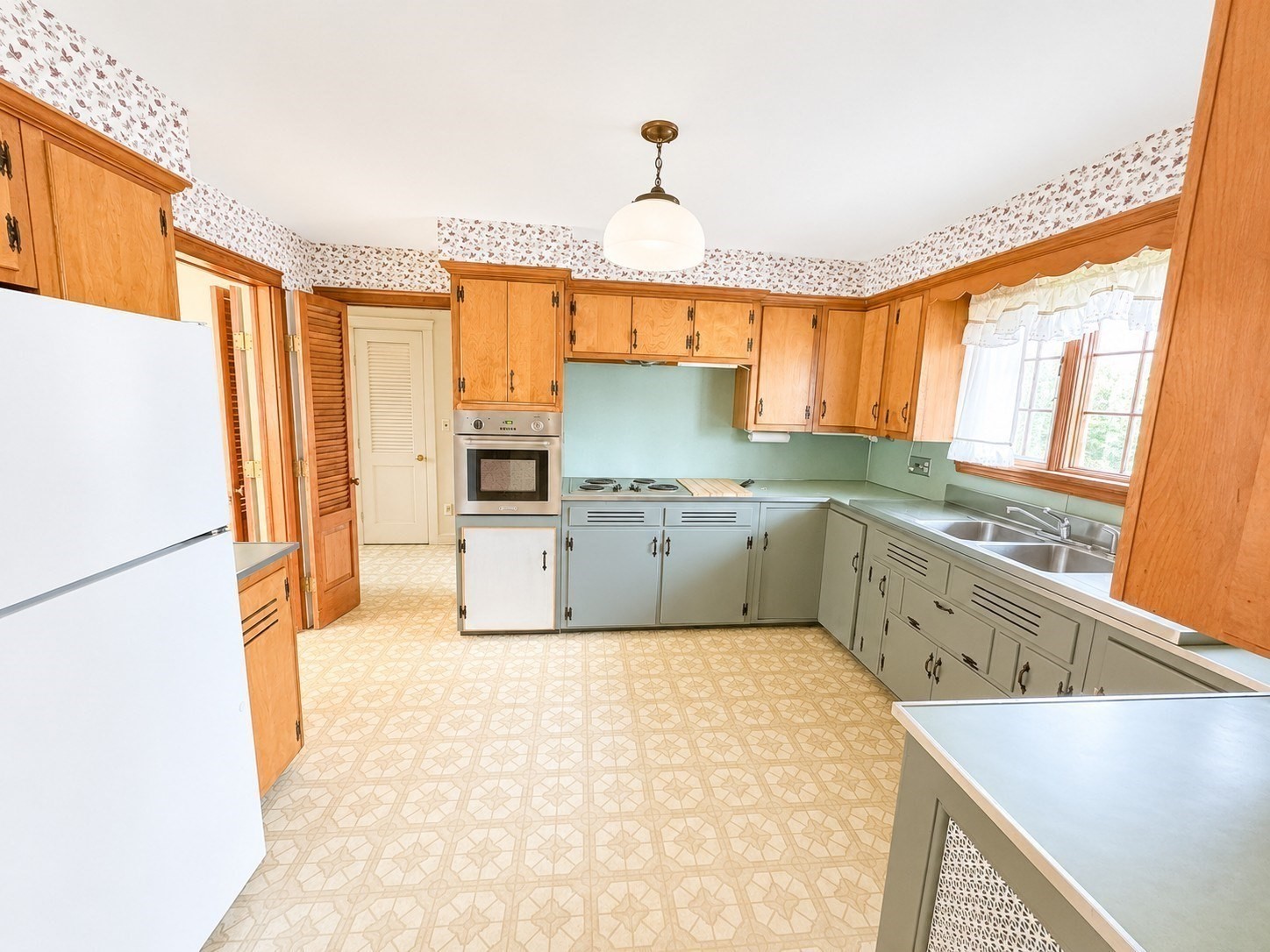 212 Charlton Road Property Photo 12