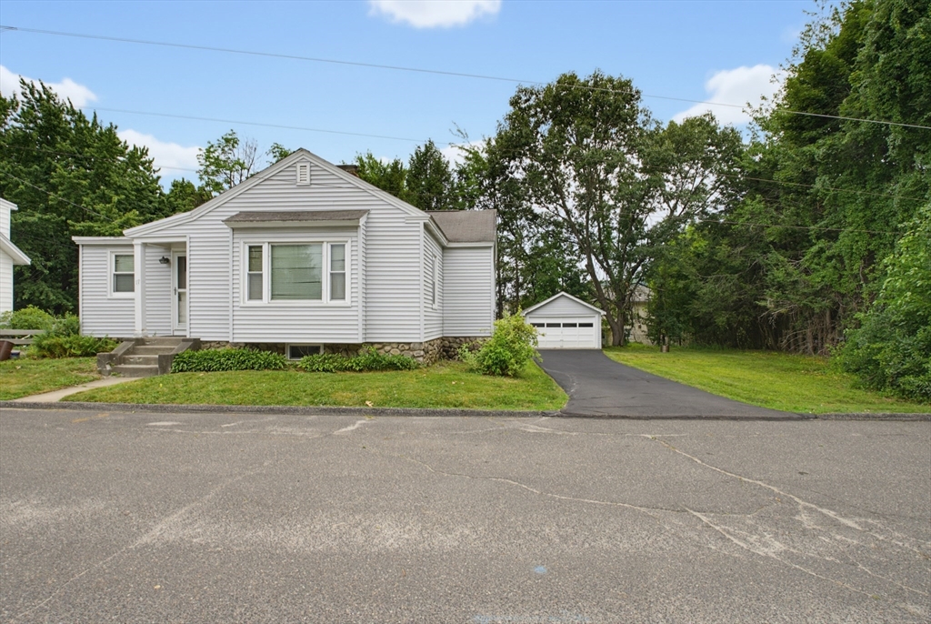17 Reynolds St Property Photo 1
