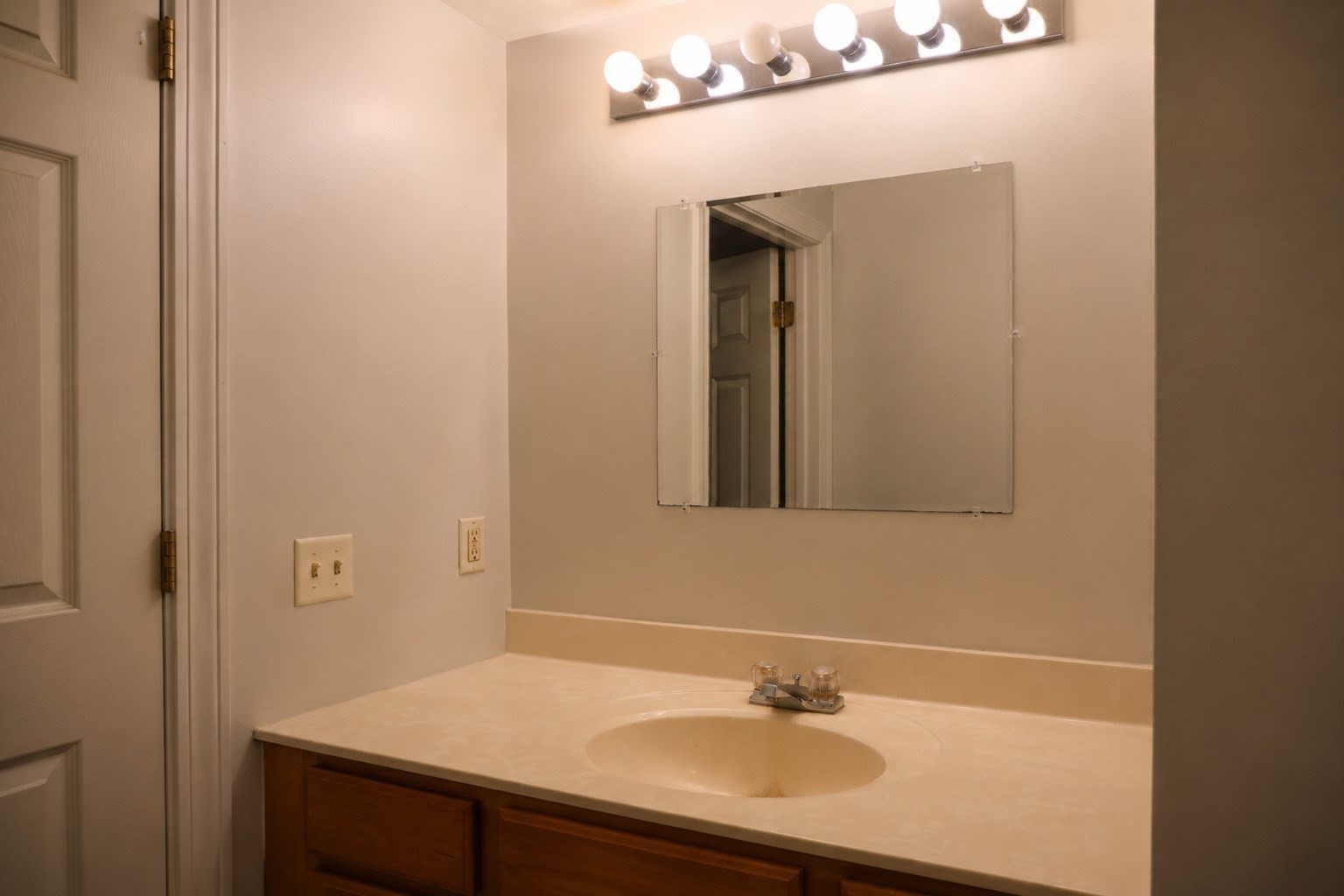 94 Whitins Rd Property Photo 26