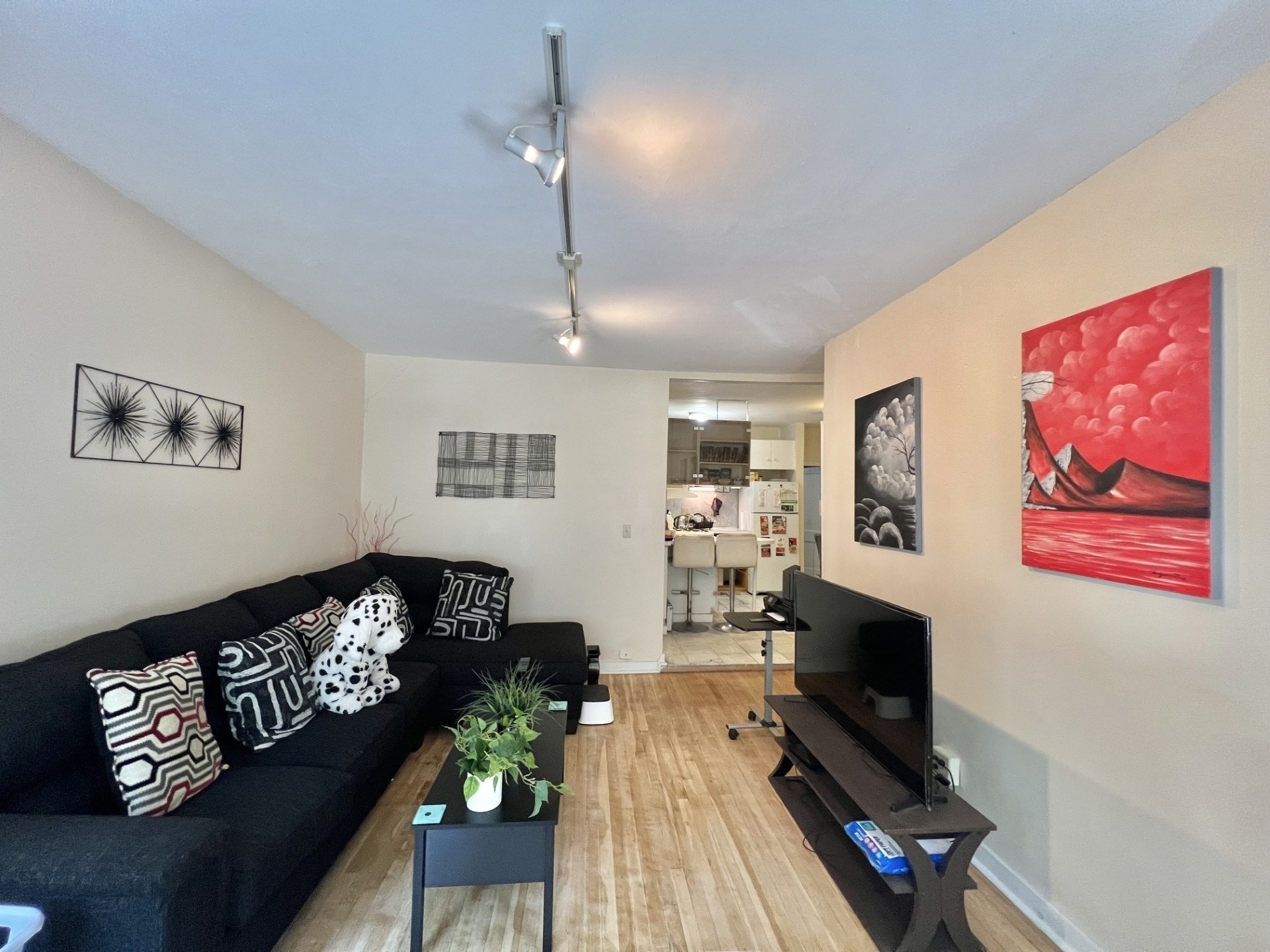31 Queensberry # 11 Property Photo 3