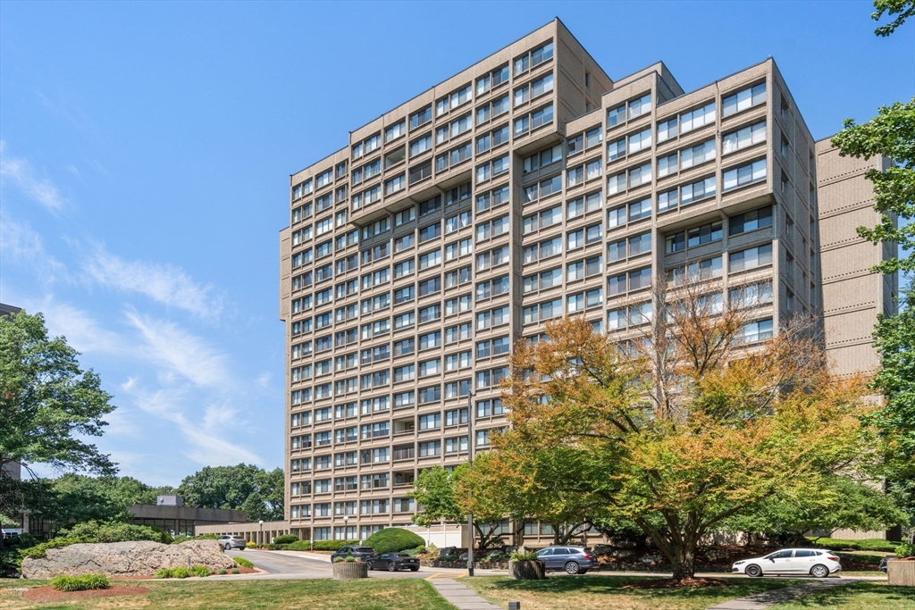 250 Hammond Pond Parkway # 1208n Property Photo 1