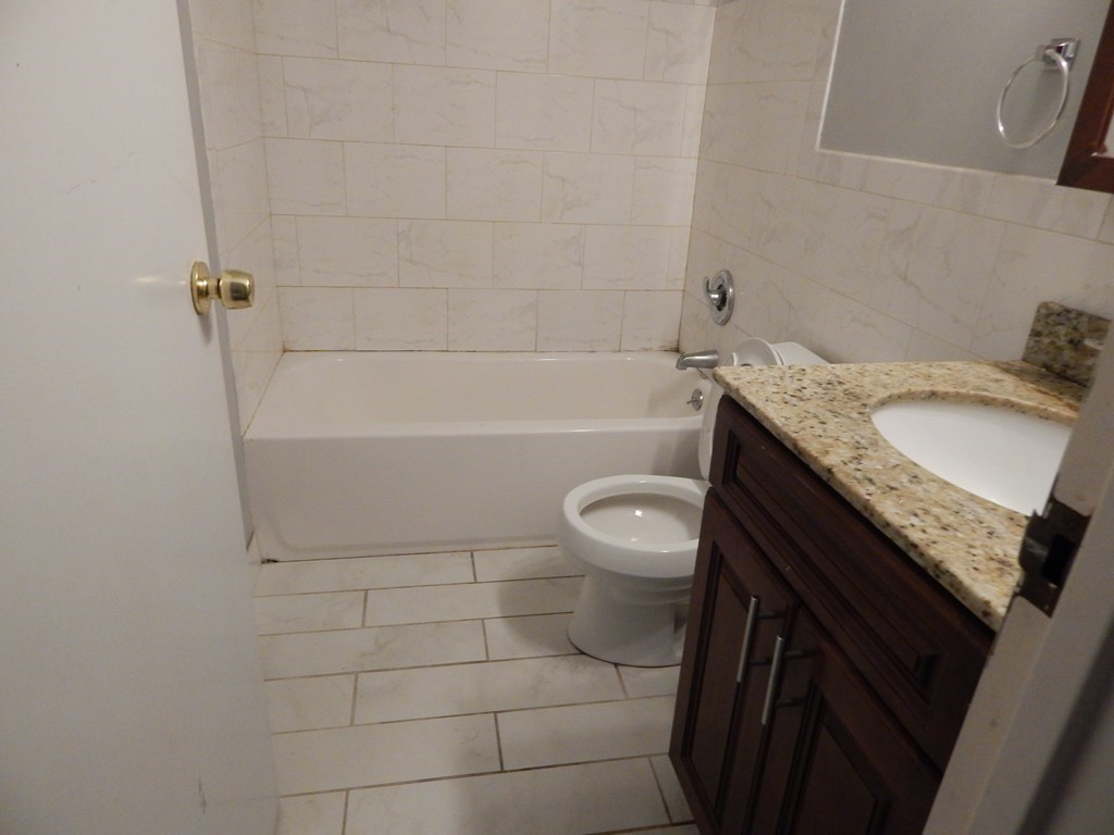 85 Commons Dr # 207 Property Photo 7