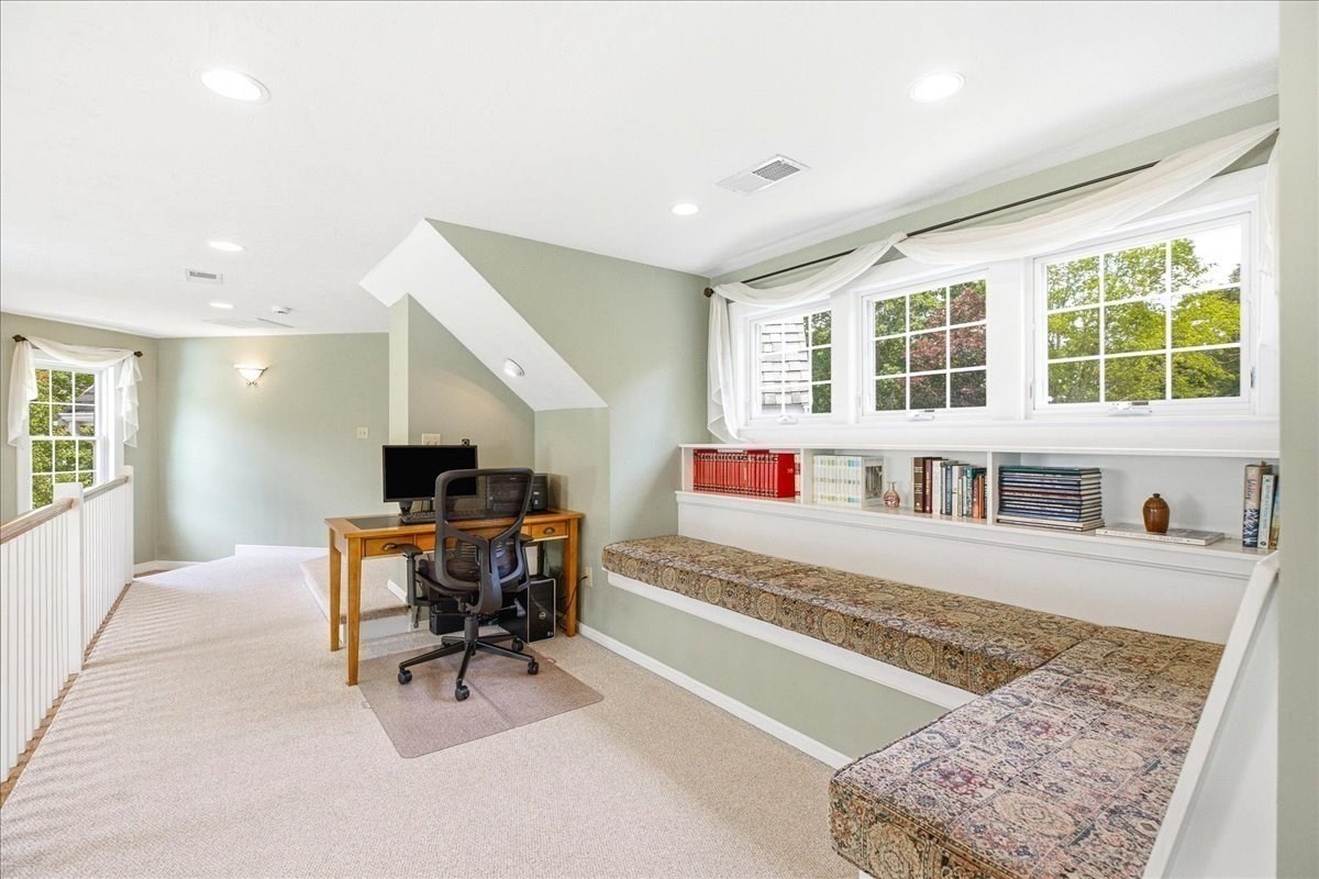 196 Hudson St Property Photo 17