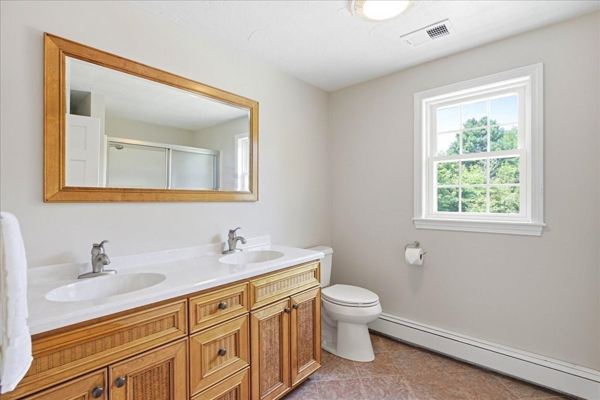 196 Hudson St Property Photo 24