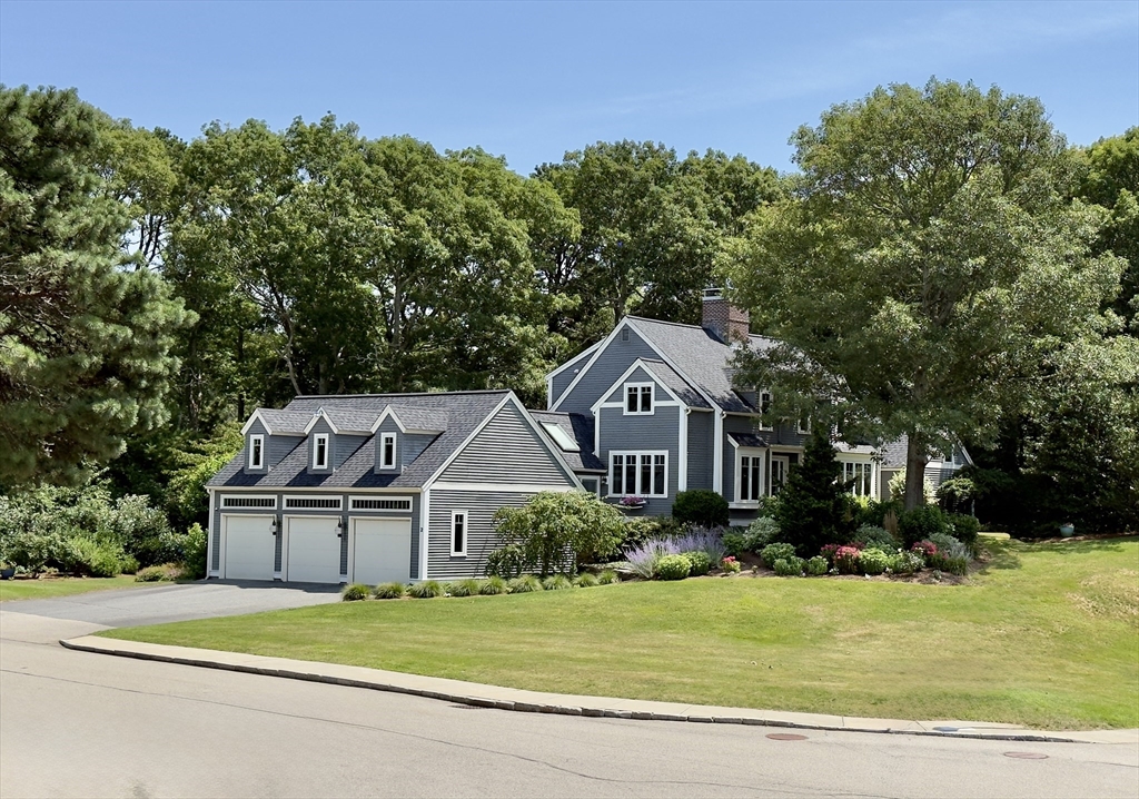 2 Bay Cliff Cir Property Photo 1