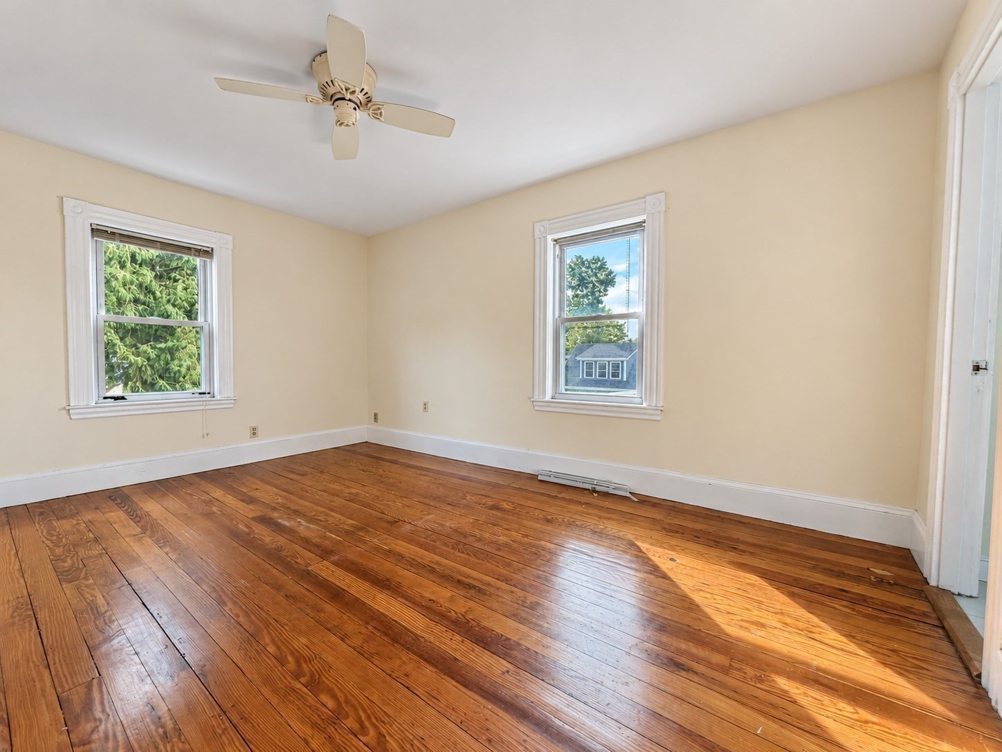 155 Oak St Property Photo 8