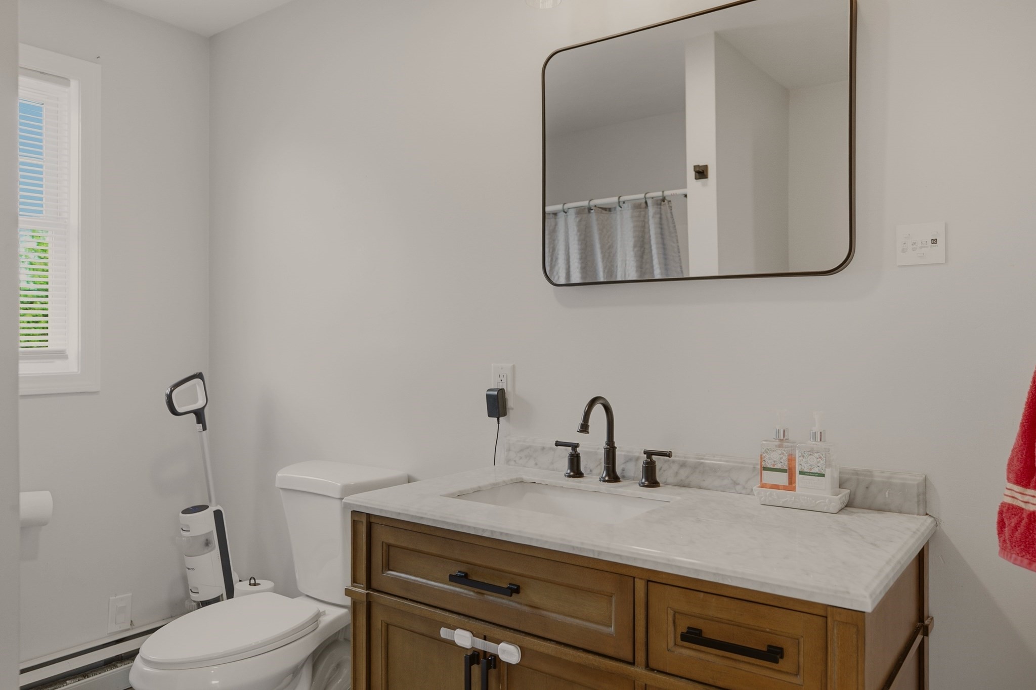 724 Woodman St Property Photo 15