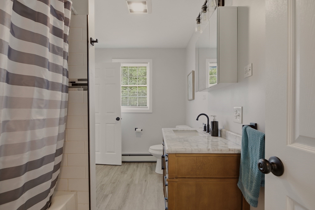 724 Woodman St Property Photo 21