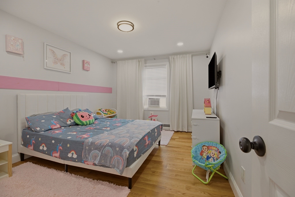 724 Woodman St Property Photo 25