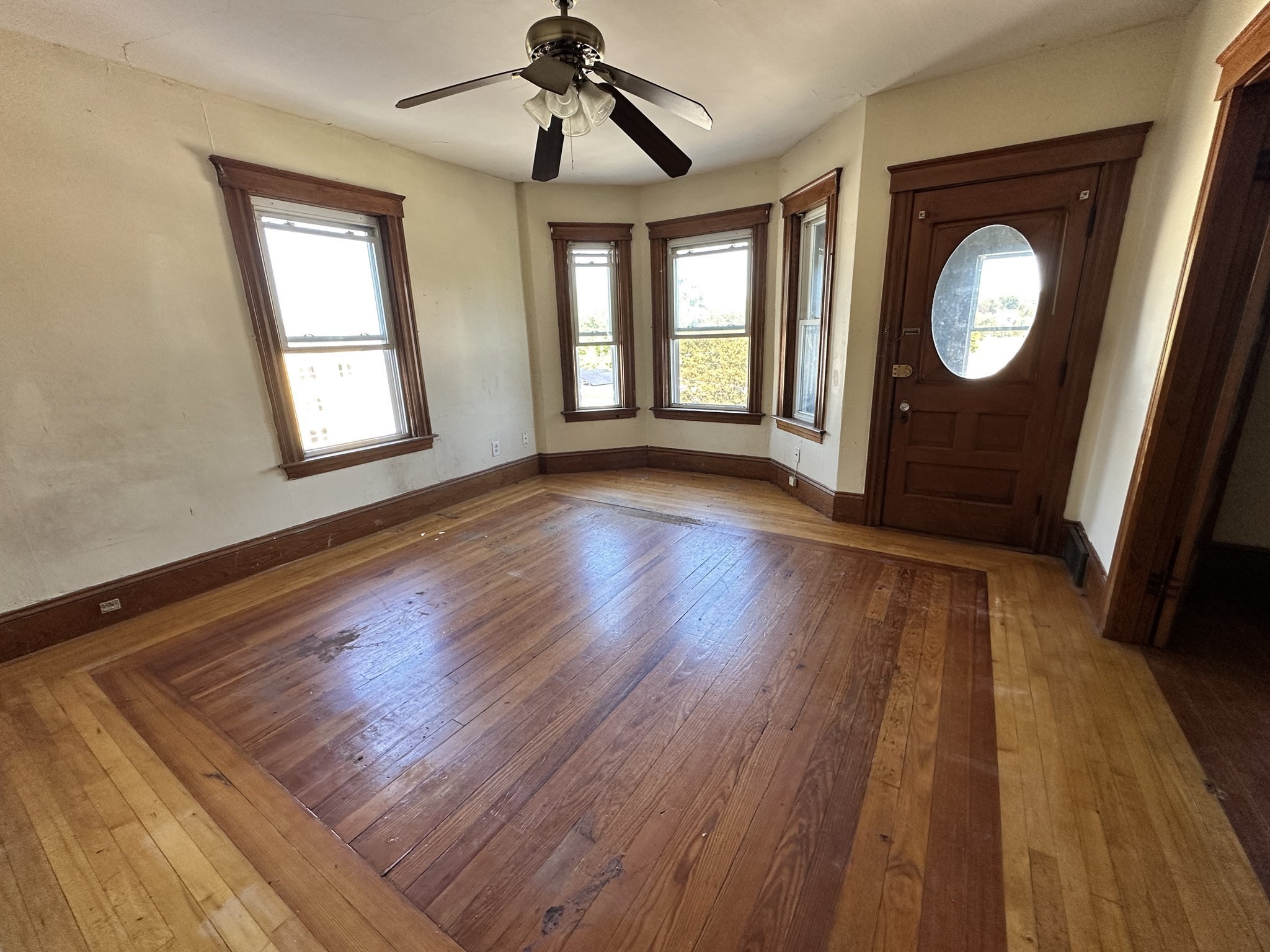 142 Madison St Property Photo 5