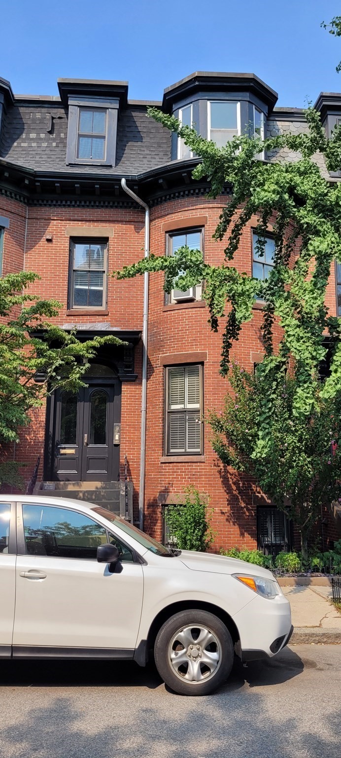 96 E Brookline St # 3 Property Photo 1