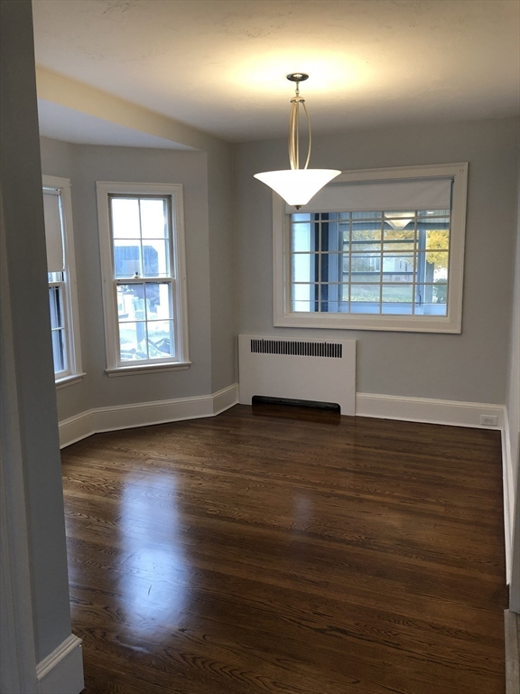 185 College St. Property Photo 9