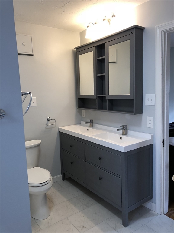 185 College St. Property Photo 18