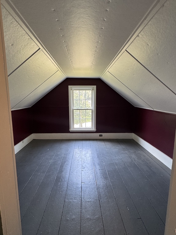 185 College St. Property Photo 24