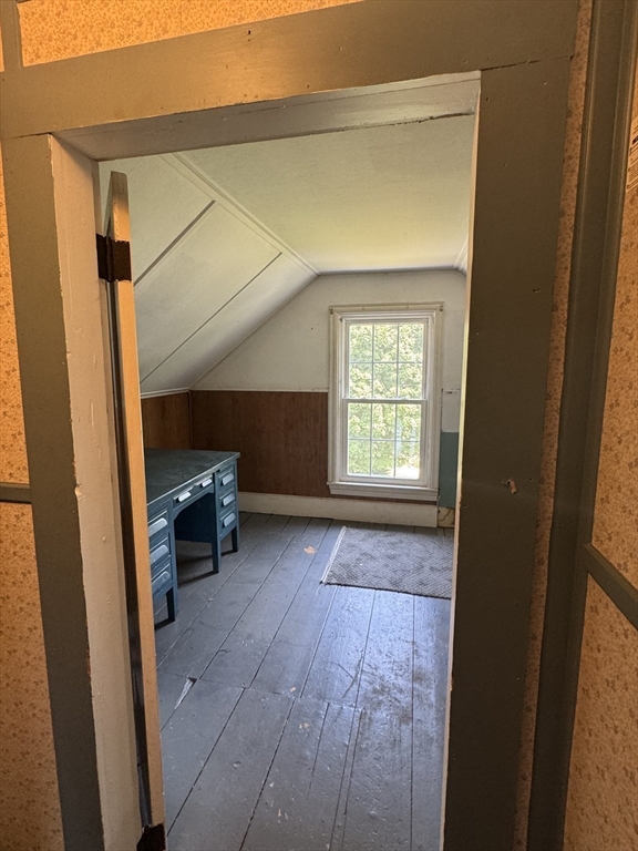 185 College St. Property Photo 25