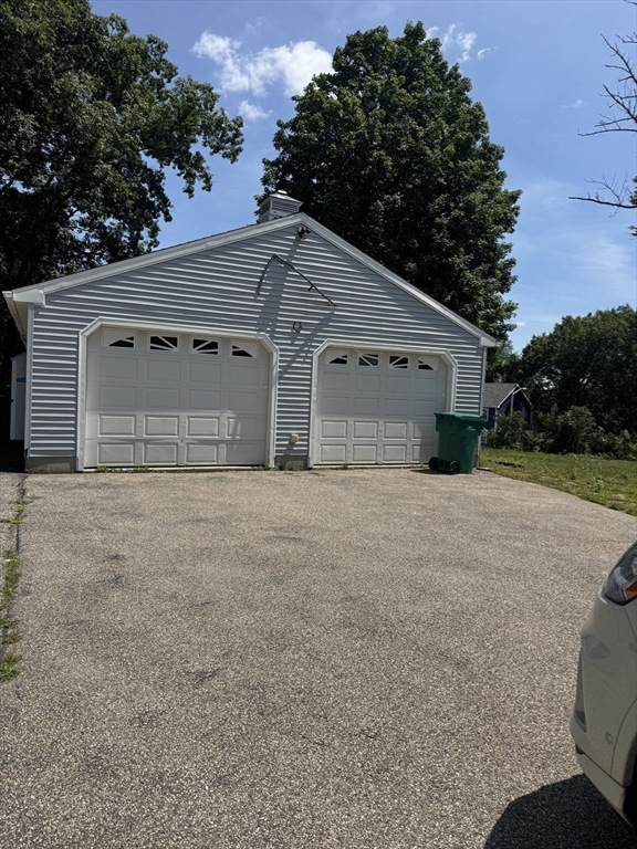 185 College St. Property Photo 30