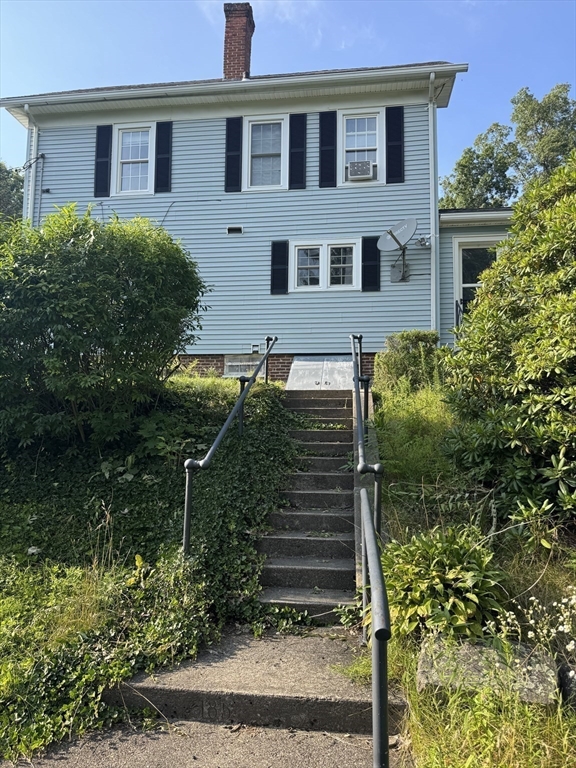 185 College St. Property Photo 31