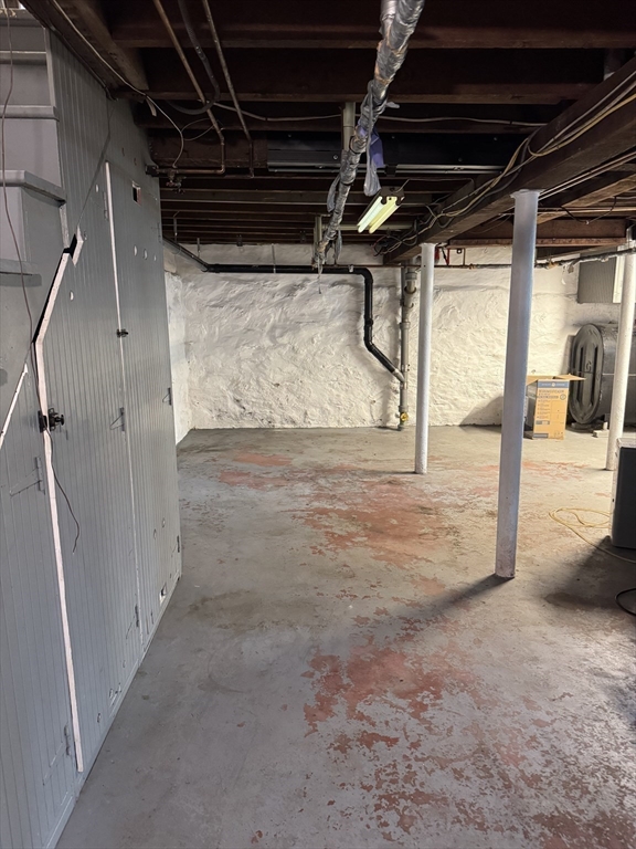 185 College St. Property Photo 37
