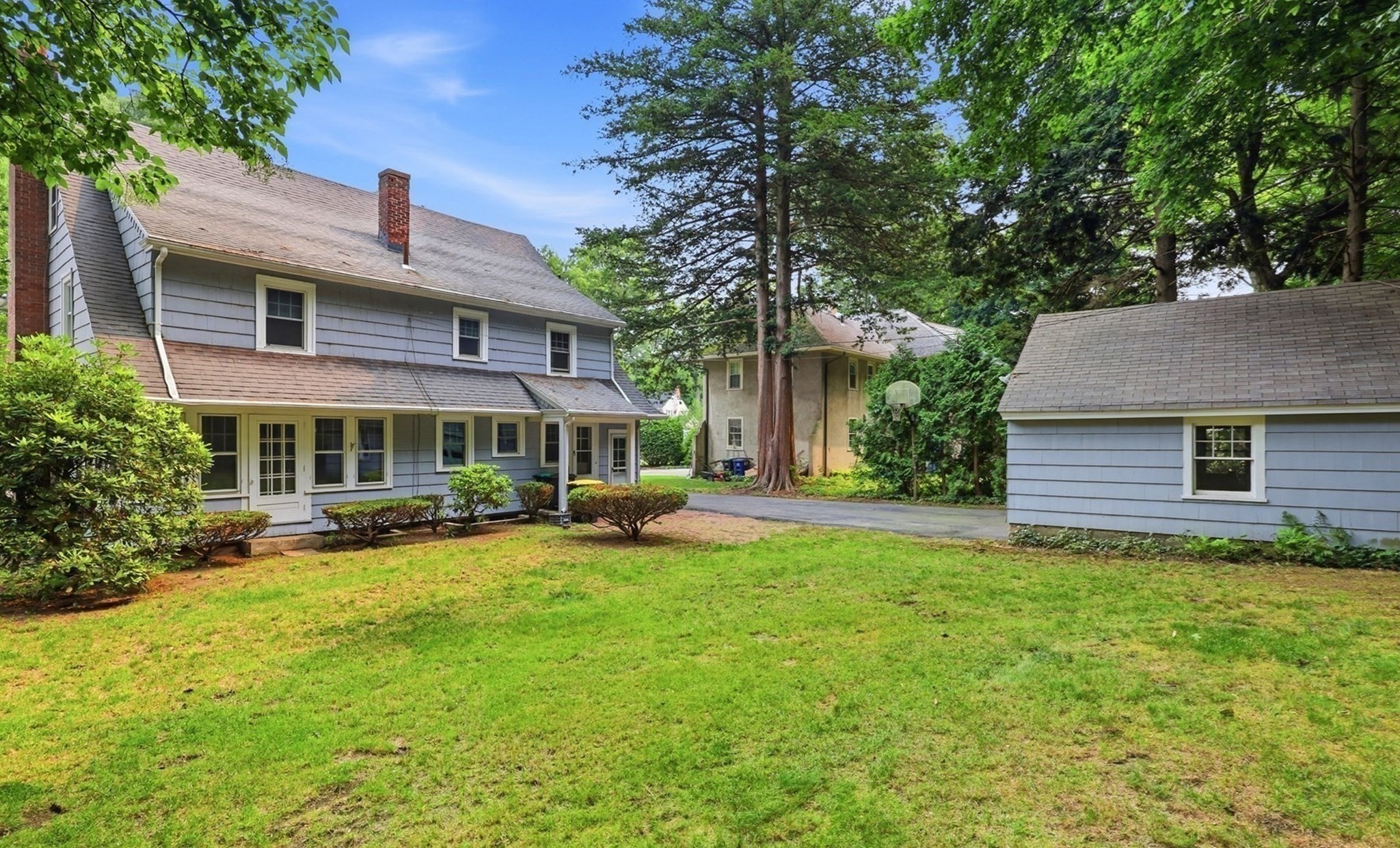 121 Farmington Ave Property Photo 4