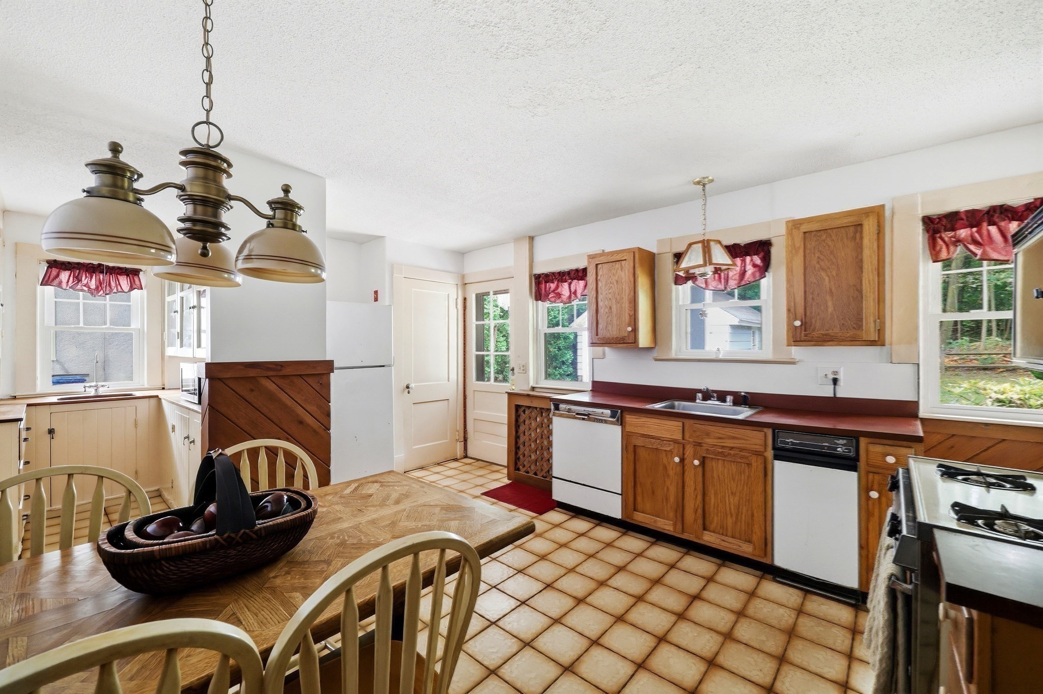 121 Farmington Ave Property Photo 17