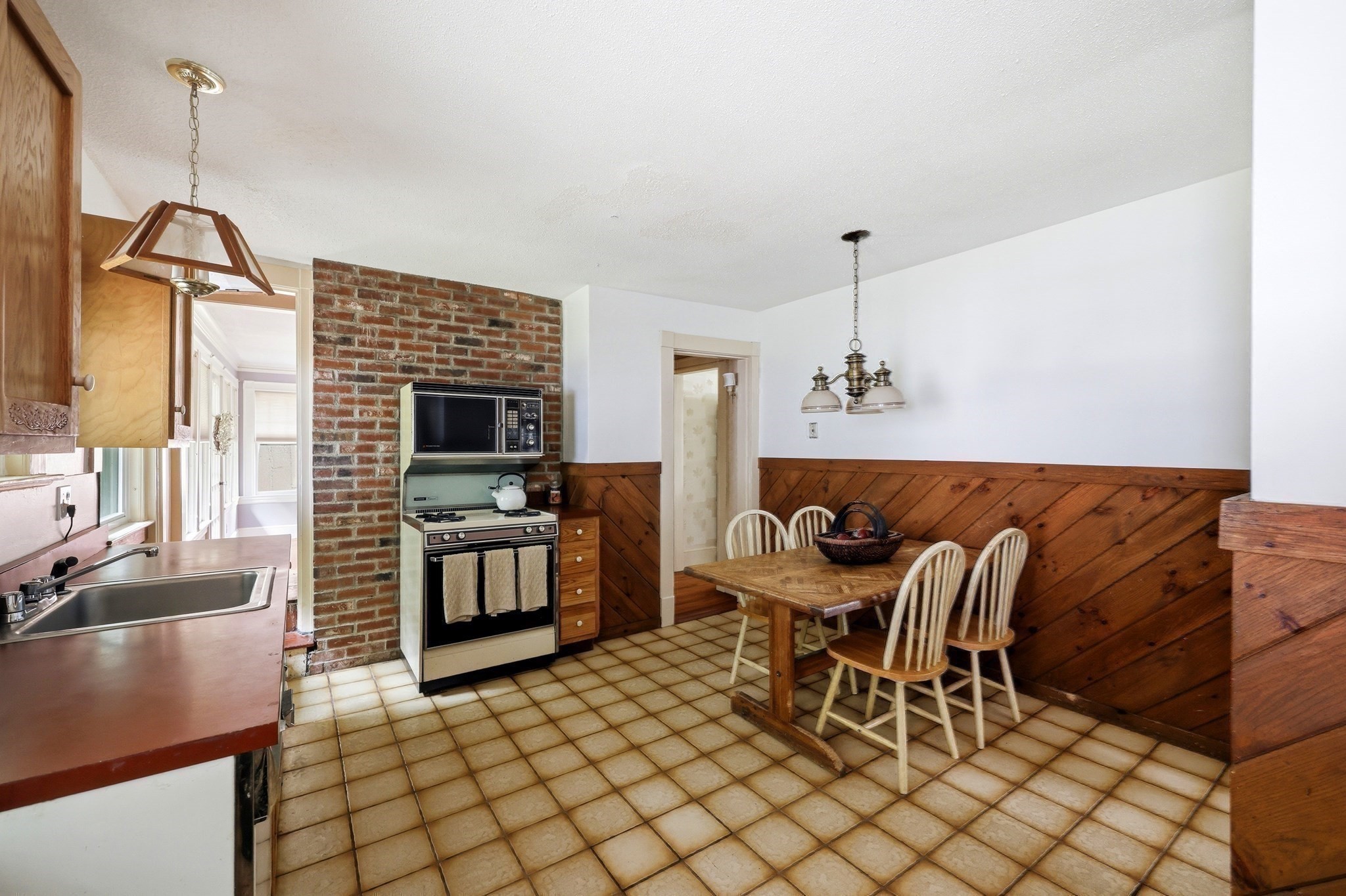 121 Farmington Ave Property Photo 19