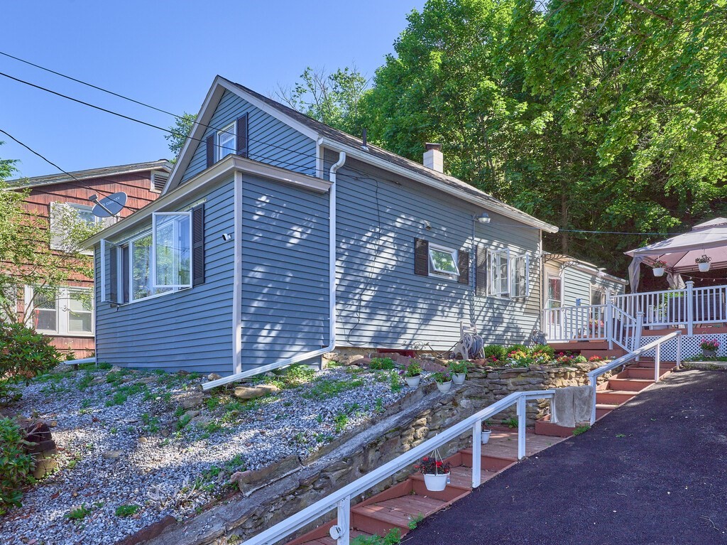 53 Temple Street Property Photo 2