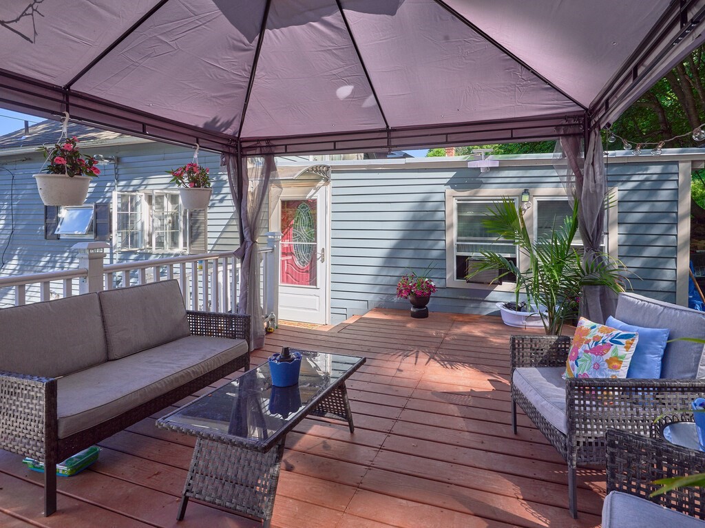 53 Temple Street Property Photo 3
