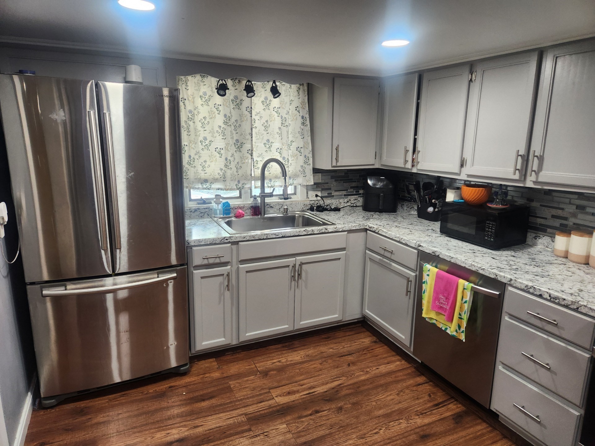 53 Temple Street Property Photo 8