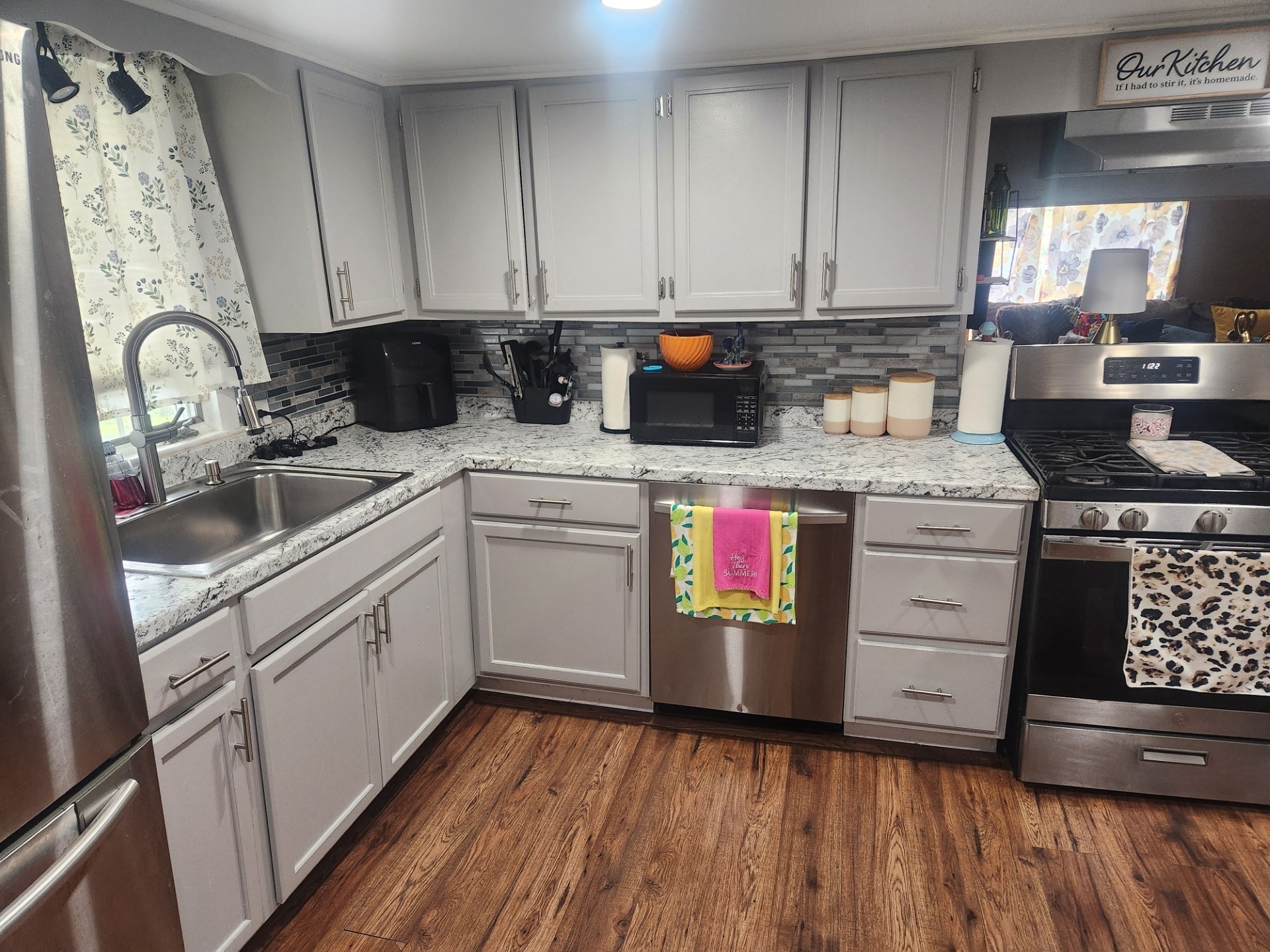 53 Temple Street Property Photo 9